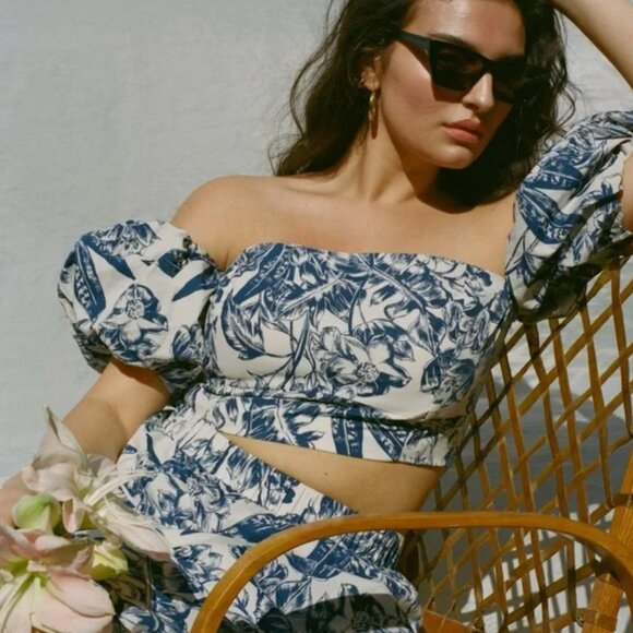 NWT ABERCROMBIE Emerson Poplin Puff Sleeve Crop Top Blue White Floral XS - Picture 1 of 4
